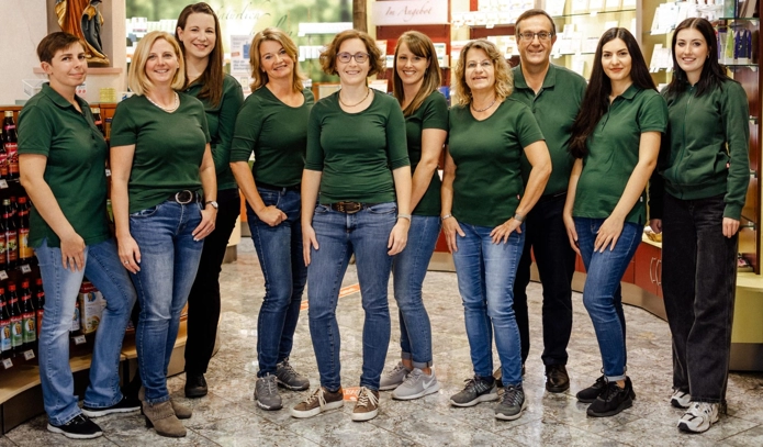 Das Team der Marien Apotheke in Aalen Unterkochen - komplettes Teambild